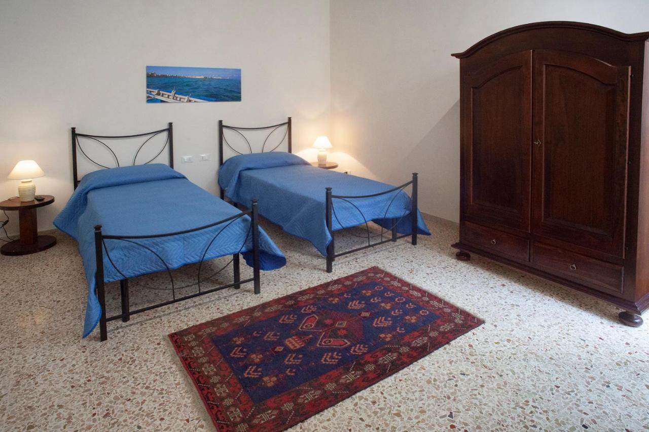 Case Vacanze "Residenze Trapanesi" Trapani Exterior photo