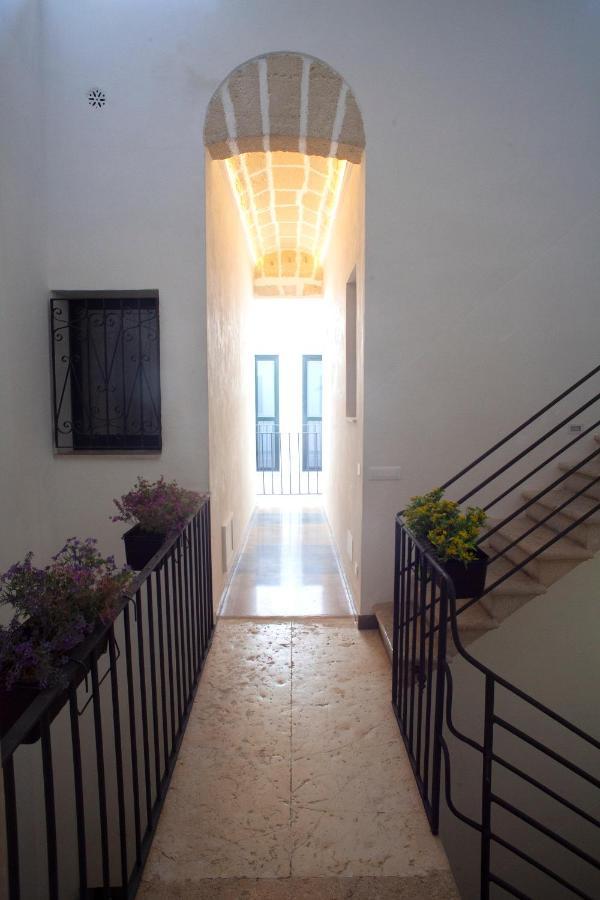 Case Vacanze "Residenze Trapanesi" Trapani Exterior photo